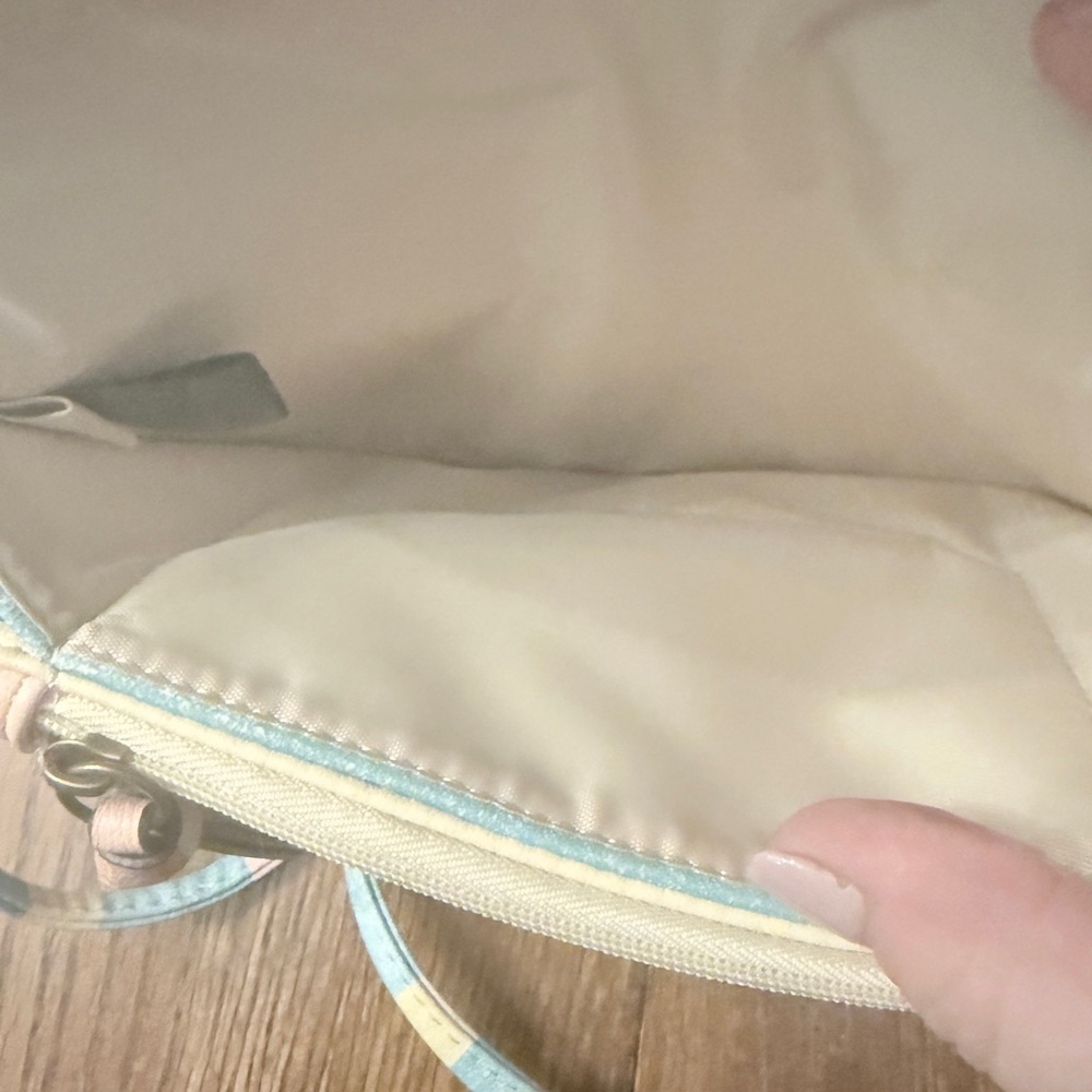 Chic Striped Crossbody Bag in Pastel Shades - Picture 6 of 6